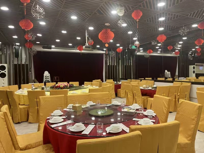 东四民芳餐厅（世茂工三店）店面展示。